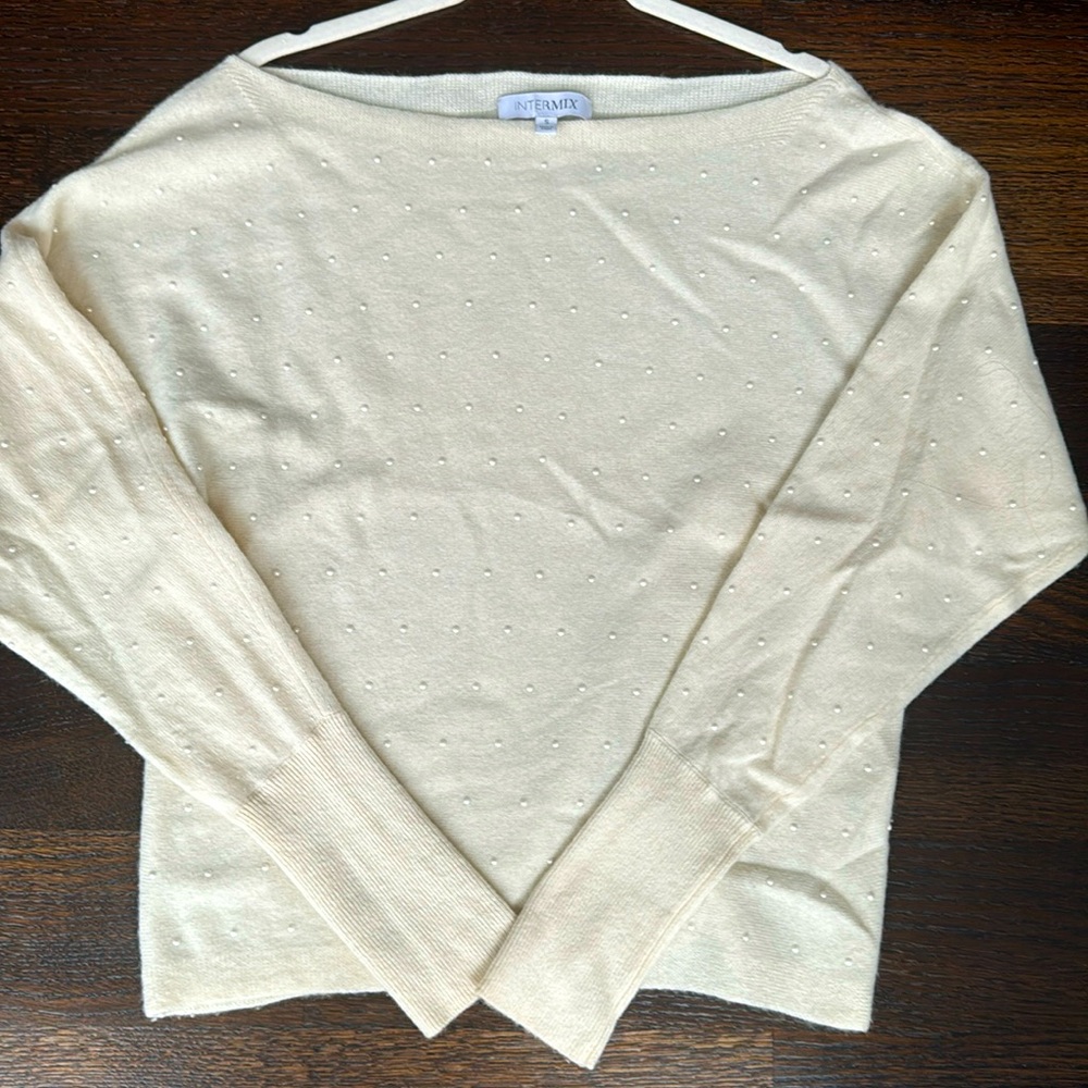 Soft Small Intermix Light cream sweater with pearls